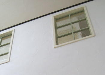 木製・アイアンの　室内窓の取り入れ方・メリットデメリットなどの紹介コラム